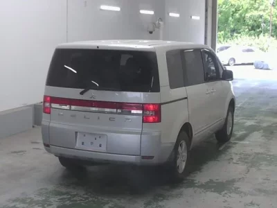Mitsubishi DELICA D5