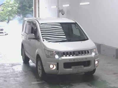 Mitsubishi DELICA D5
