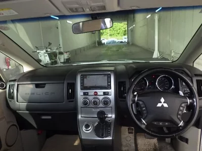 Mitsubishi DELICA D5