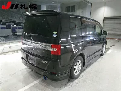 Mitsubishi DELICA D5