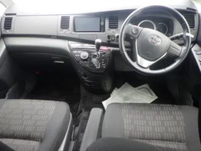 Toyota ISIS