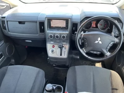 Mitsubishi DELICA D5