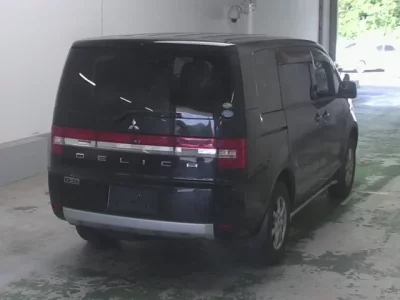 Mitsubishi DELICA D5