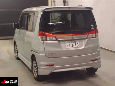 Mitsubishi DELICA D2