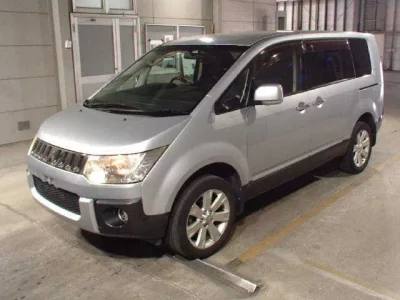 Mitsubishi DELICA D5