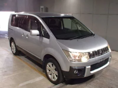 Mitsubishi DELICA D5
