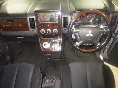 Mitsubishi DELICA D5