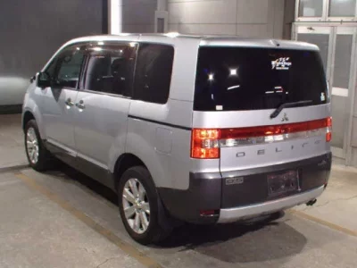 Mitsubishi DELICA D5