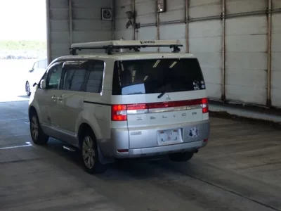 Mitsubishi DELICA D5