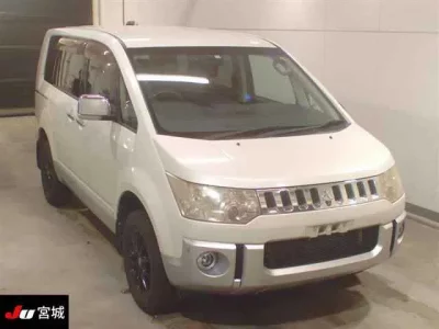 Mitsubishi DELICA D5