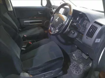 Mitsubishi DELICA D5