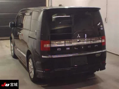 Mitsubishi DELICA D5