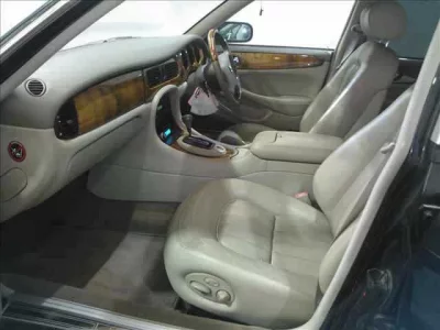 Jaguar XJ SERIES