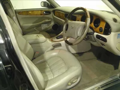Jaguar XJ SERIES