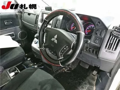 Mitsubishi DELICA D5