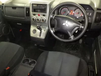 Mitsubishi DELICA D5
