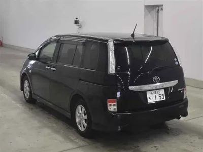 Toyota ISIS