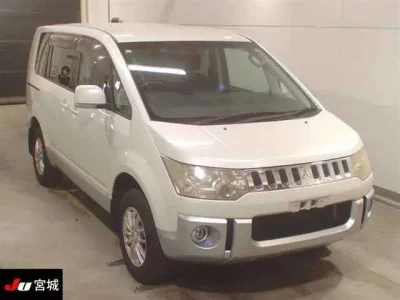 Mitsubishi DELICA D5