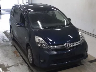 Toyota ISIS