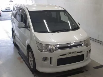 Mitsubishi DELICA D5