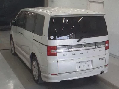 Mitsubishi DELICA D5