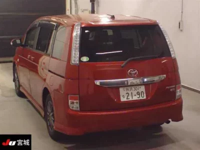 Toyota ISIS