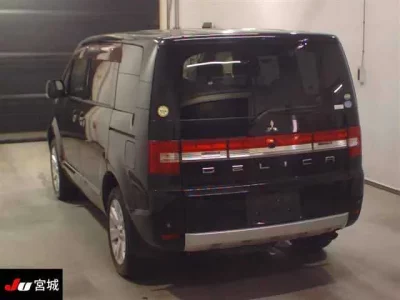 Mitsubishi DELICA D5
