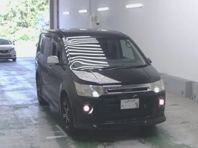 Mitsubishi DELICA D5