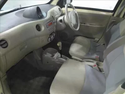 Daihatsu Esse