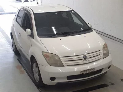 Toyota IST