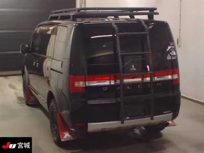 Mitsubishi DELICA D5