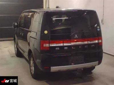 Mitsubishi DELICA D5