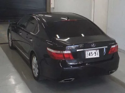 Lexus LS