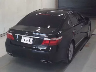 Lexus LS