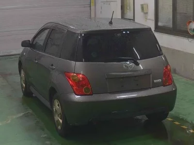 Toyota IST