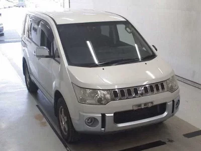 Mitsubishi DELICA D5