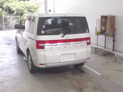 Mitsubishi DELICA D5