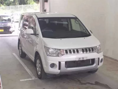 Mitsubishi DELICA D5
