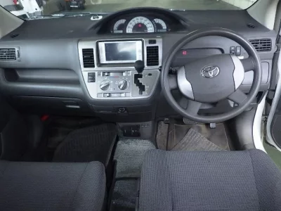 Toyota RAUM