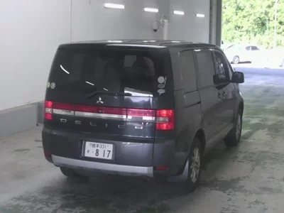 Mitsubishi DELICA D5