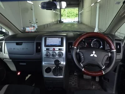 Mitsubishi DELICA D5