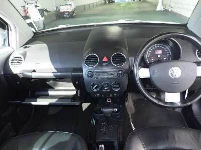 Volkswagen NEW BEETLE
