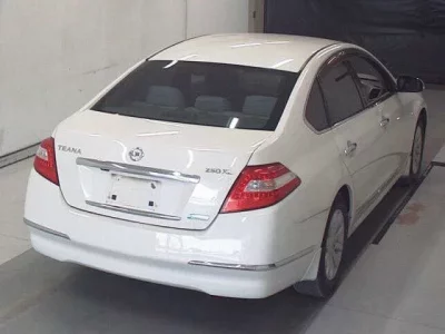 Nissan TEANA