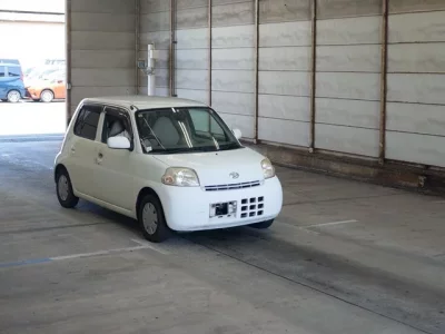 Daihatsu Esse