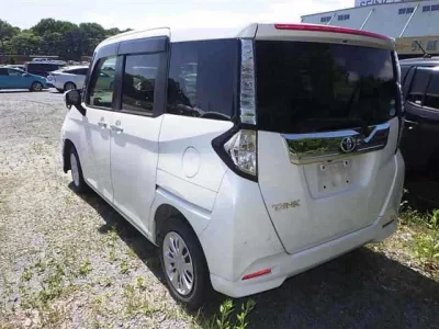 Toyota TANK