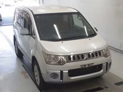 Mitsubishi DELICA D5
