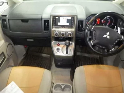 Mitsubishi DELICA D5