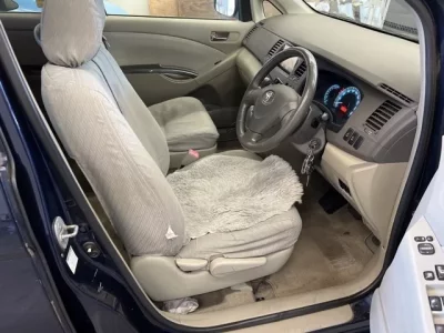 Toyota ISIS