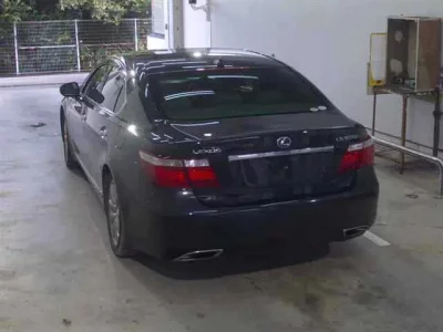 Lexus LS