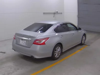 Nissan TEANA